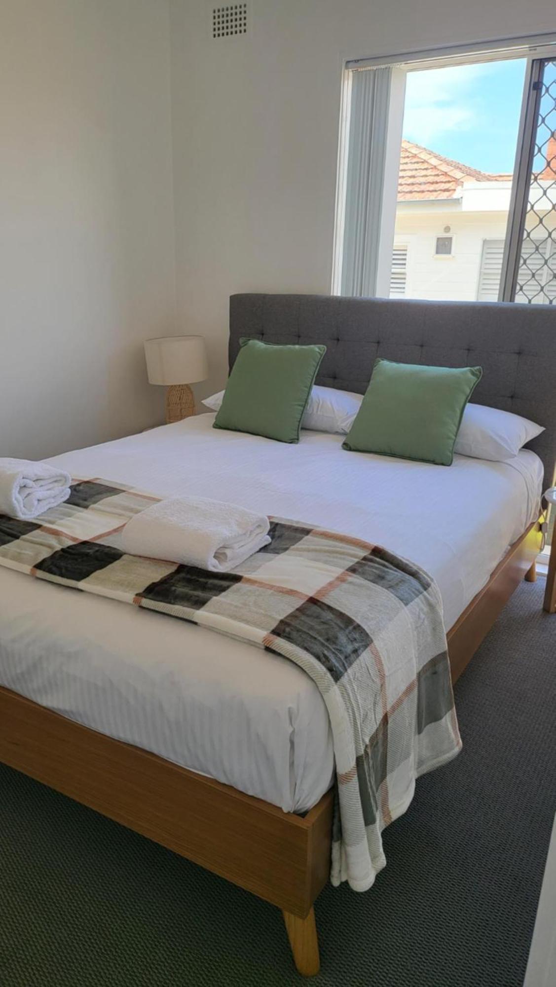 Husky 19 Beautifully Appointed Apartments - Great Location - In The Heart Of Husky 赫斯基森 外观 照片