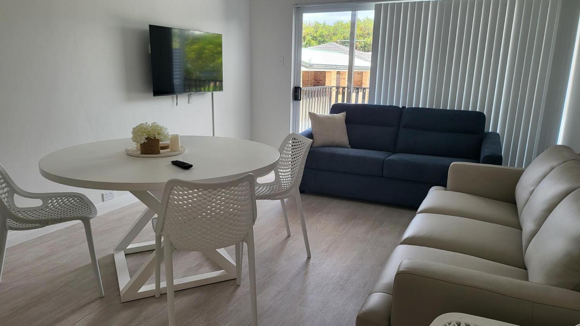 Husky 19 Beautifully Appointed Apartments - Great Location - In The Heart Of Husky 赫斯基森 外观 照片