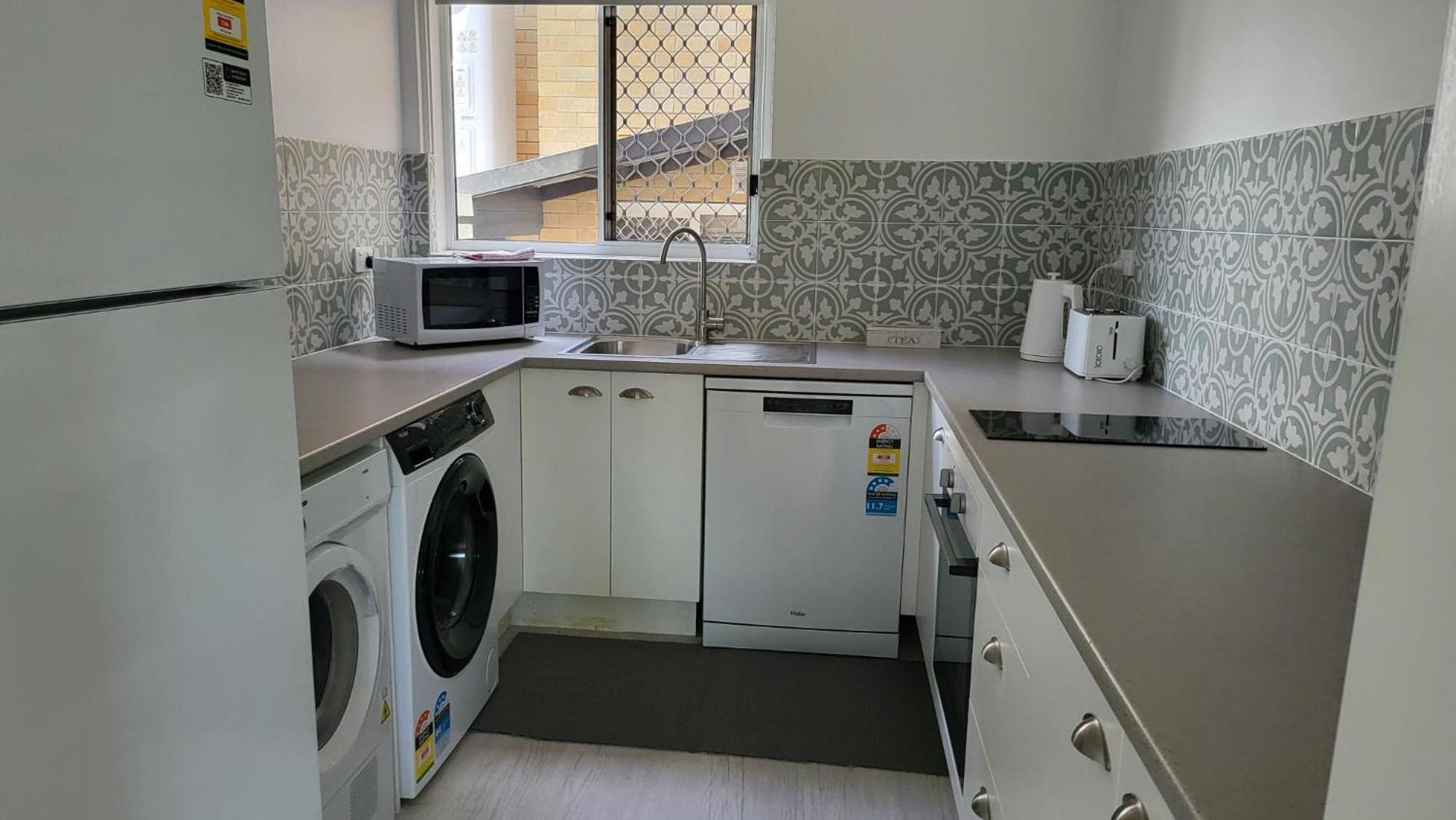 Husky 19 Beautifully Appointed Apartments - Great Location - In The Heart Of Husky 赫斯基森 外观 照片