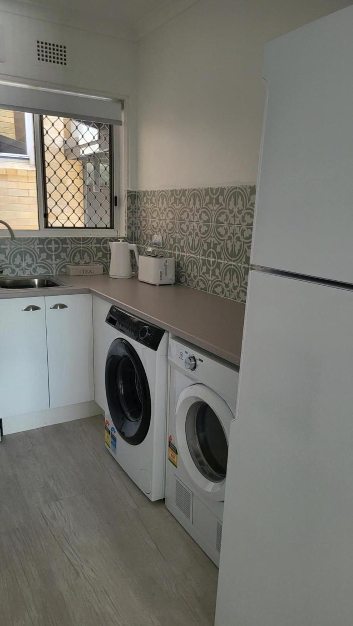 Husky 19 Beautifully Appointed Apartments - Great Location - In The Heart Of Husky 赫斯基森 外观 照片