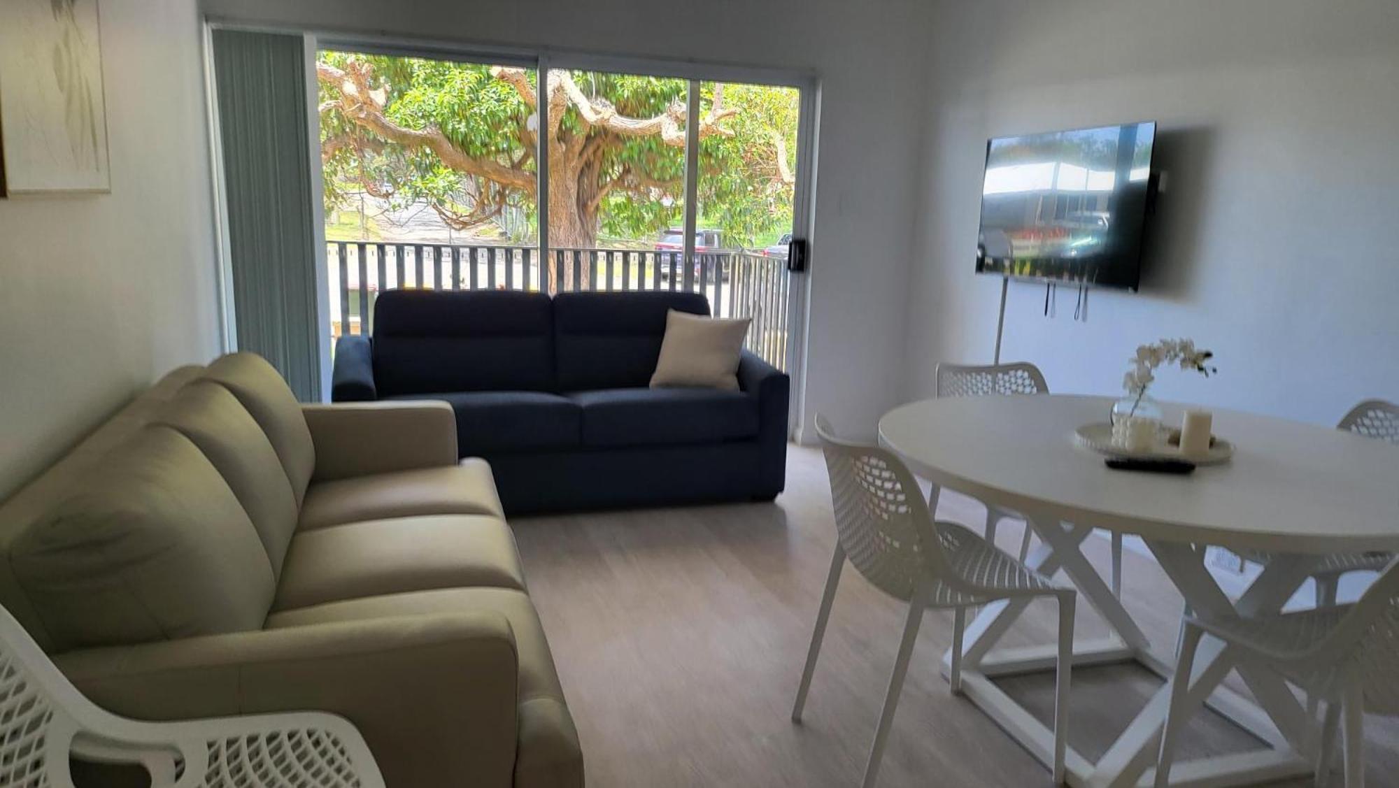 Husky 19 Beautifully Appointed Apartments - Great Location - In The Heart Of Husky 赫斯基森 外观 照片