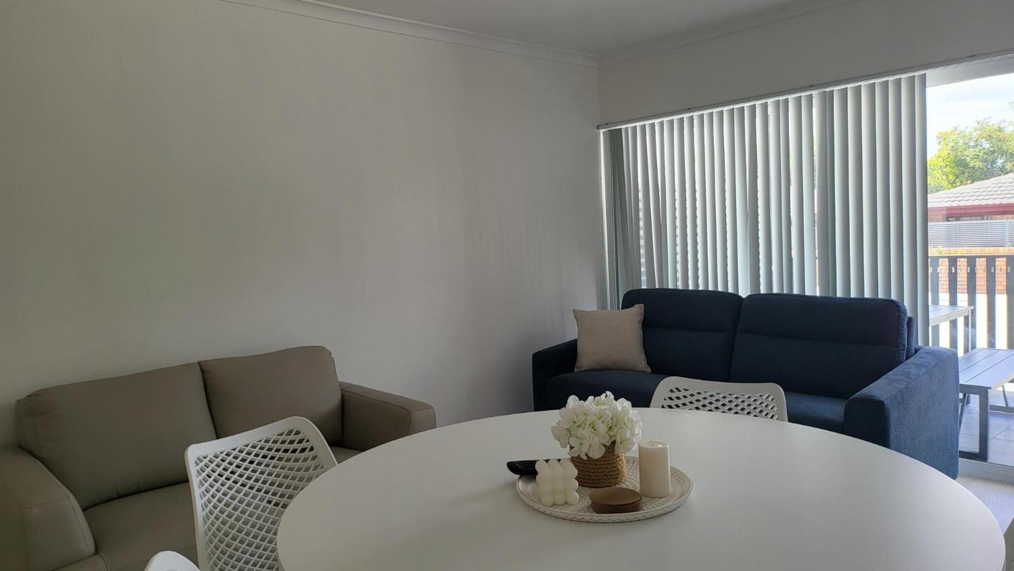 Husky 19 Beautifully Appointed Apartments - Great Location - In The Heart Of Husky 赫斯基森 外观 照片