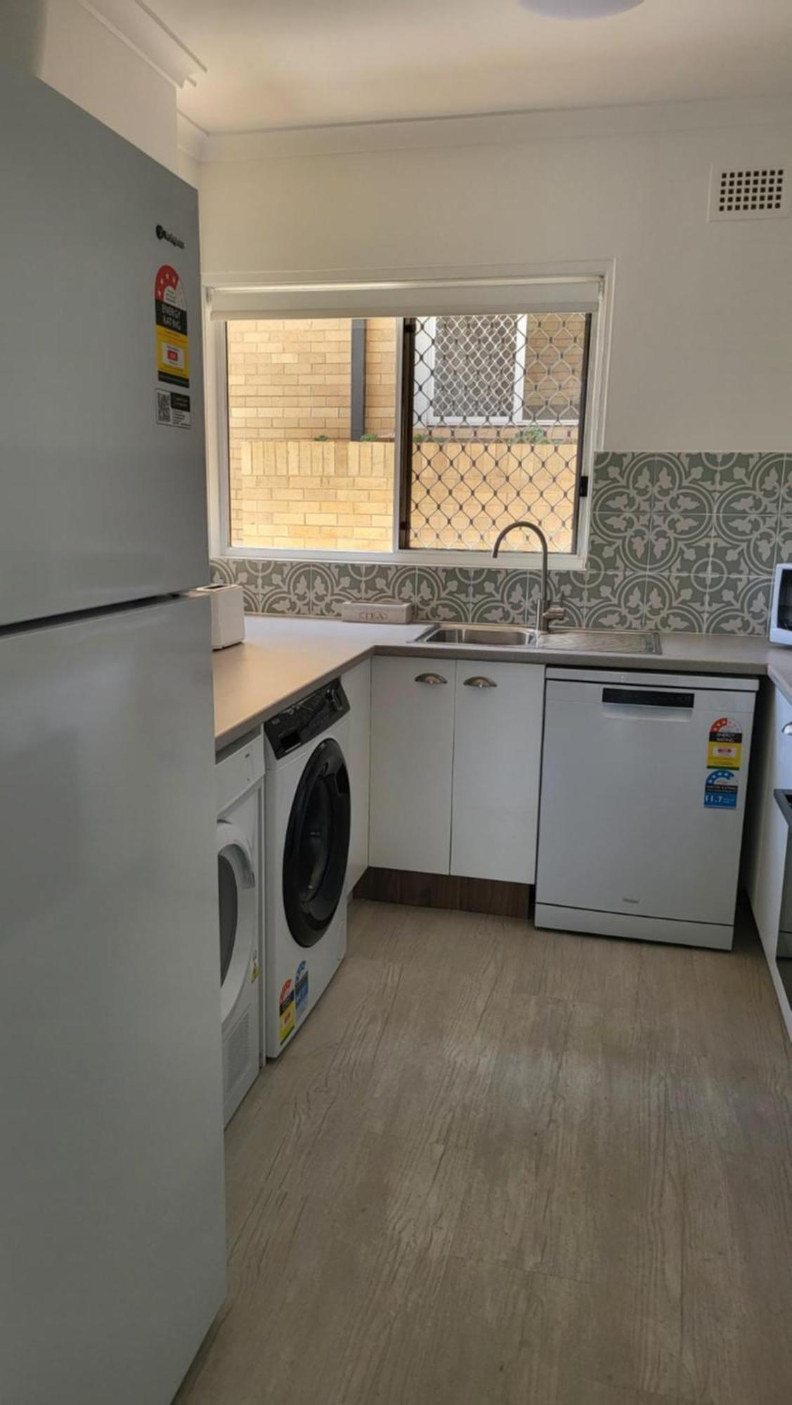 Husky 19 Beautifully Appointed Apartments - Great Location - In The Heart Of Husky 赫斯基森 外观 照片