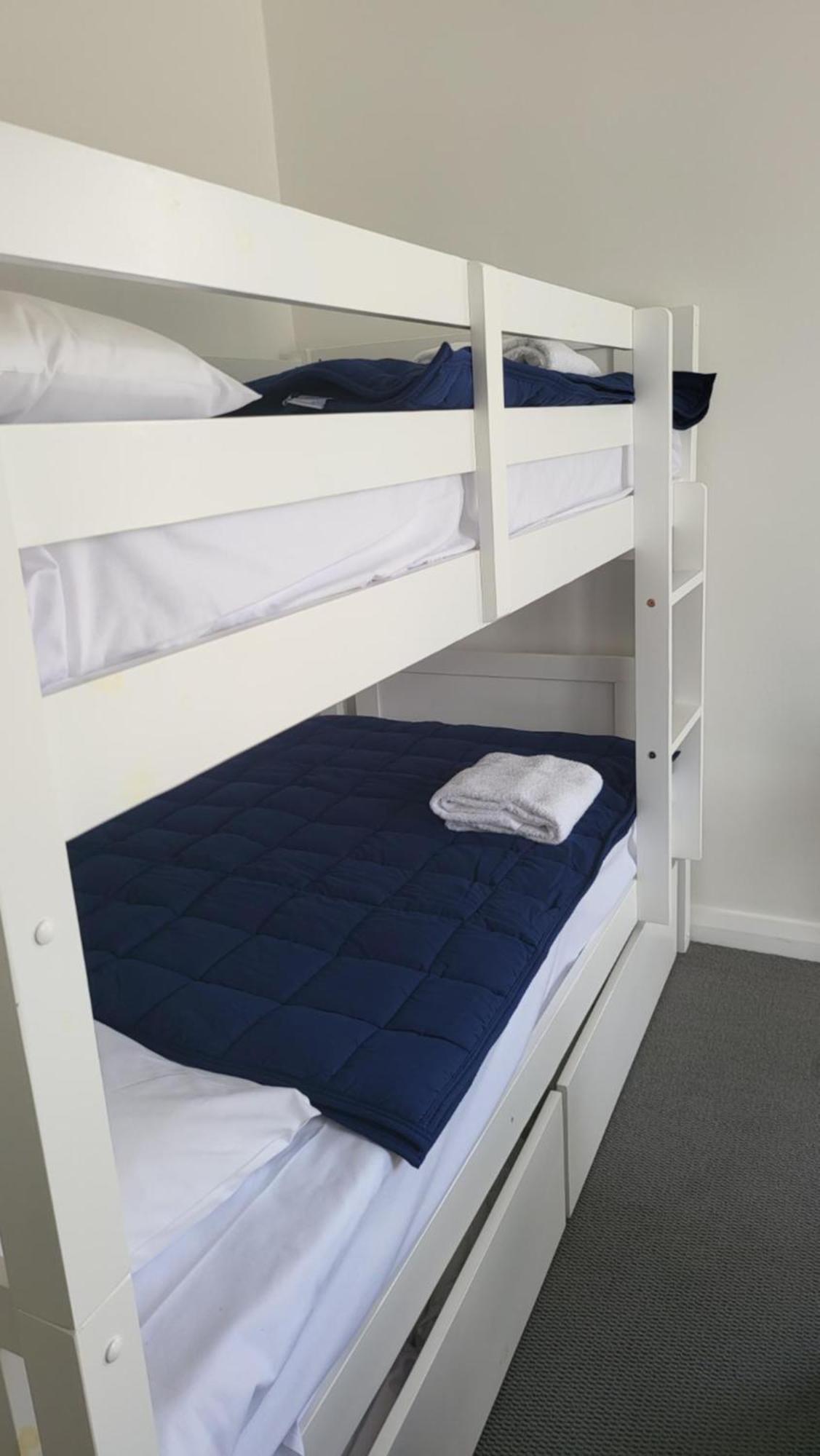 Husky 19 Beautifully Appointed Apartments - Great Location - In The Heart Of Husky 赫斯基森 外观 照片