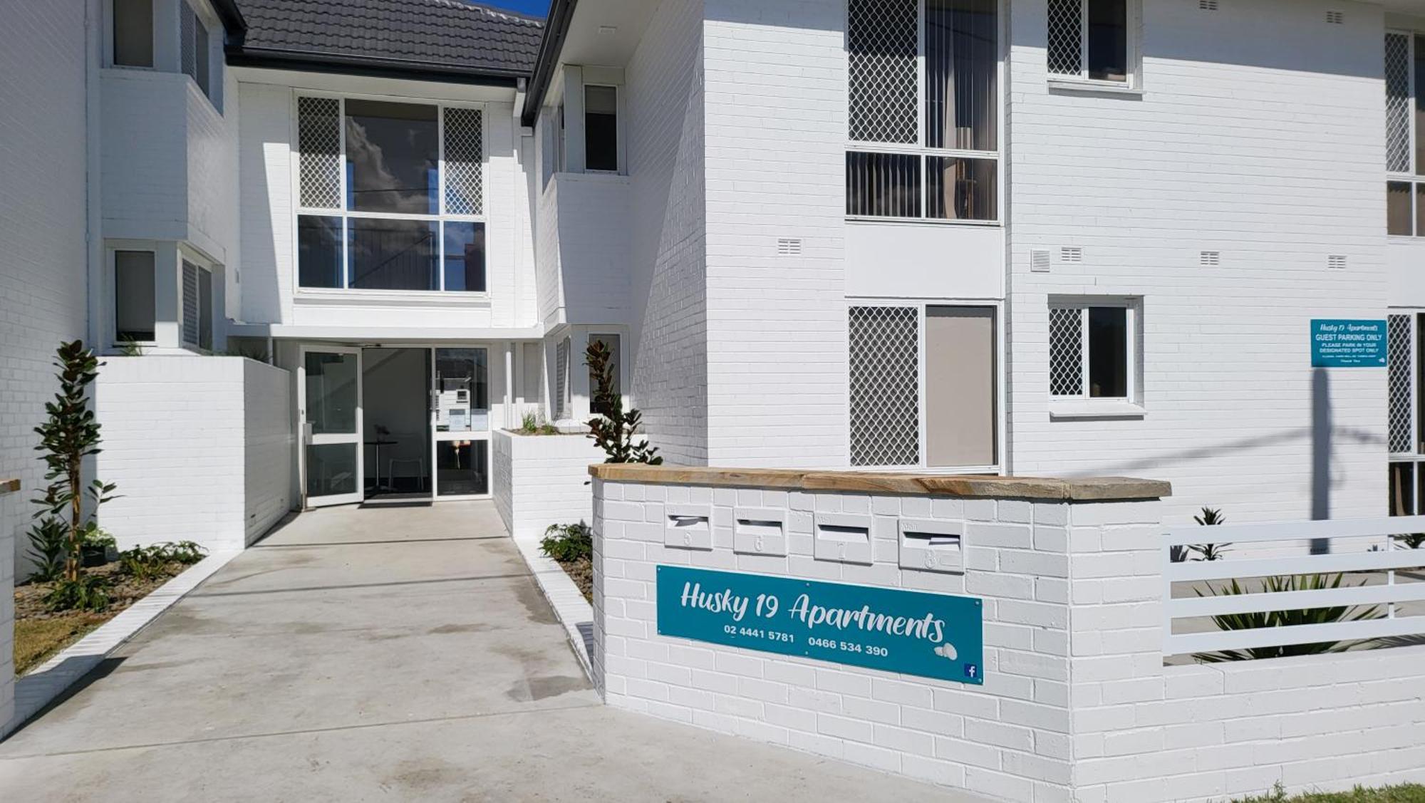 Husky 19 Beautifully Appointed Apartments - Great Location - In The Heart Of Husky 赫斯基森 外观 照片